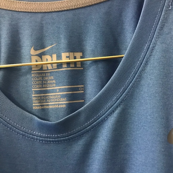 Nike Women’s Dri-Fit top - Picture 2 of 3